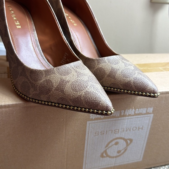 Coach • Waverly Pump with Beadchain • Tan Coated Canvas • 10 • SO Gently Worn!😍 - Picture 11 of 16